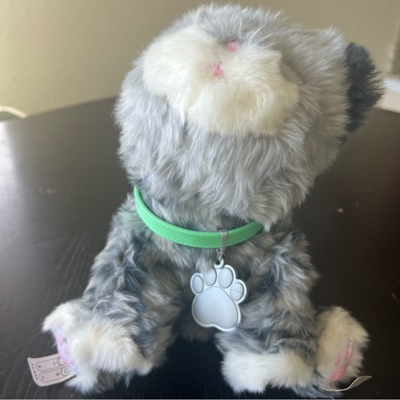 Little Live Pets Animated Gray and White Plush Cat with Green Collar - Picture 1 of 6